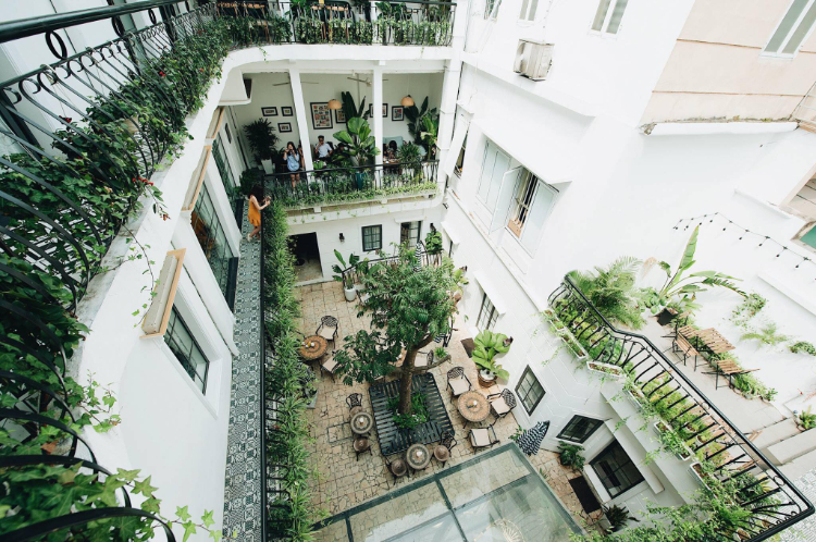 Cafe sân vườn hot Trill Bistro