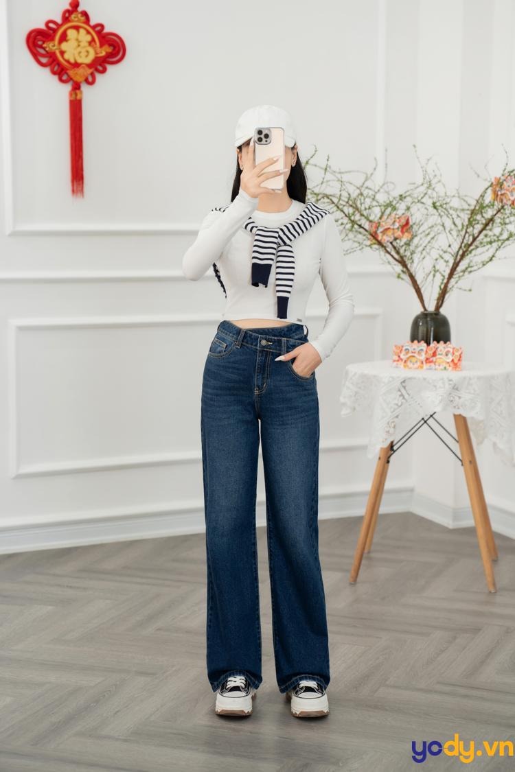 Áo len tăm kết hợp cùng jean ống rộng