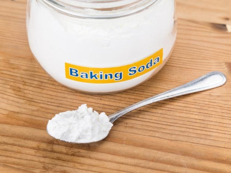 cách tẩy quần áo bị dính màu