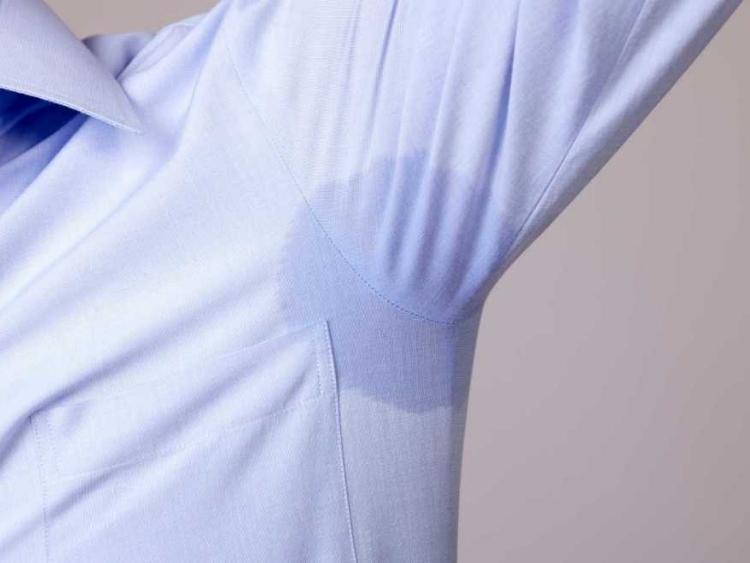 cách tẩy quần áo bị ố vàng