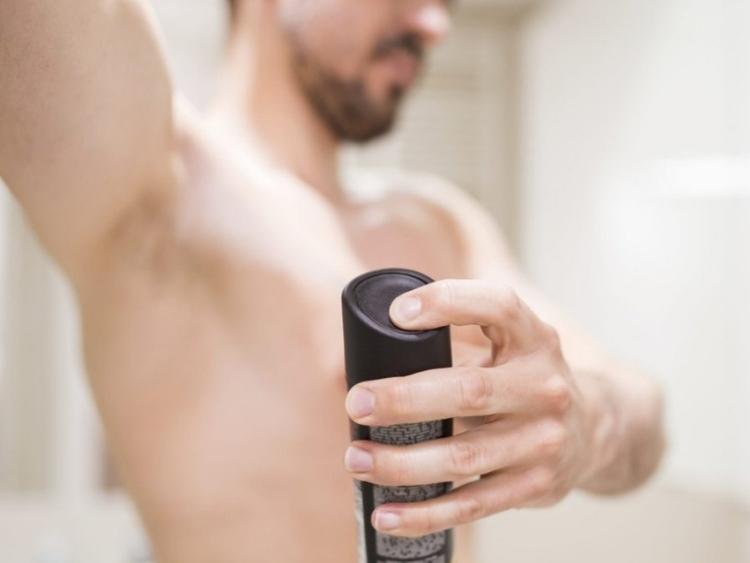 cách tẩy quần áo bị ố vàng