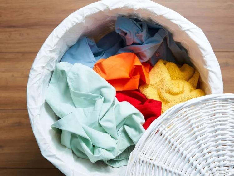 cách tẩy quần áo bị ố vàng