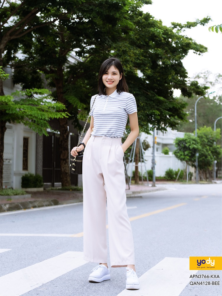 Sự kết hợp giữa áo polo có cổ và quần baggy
