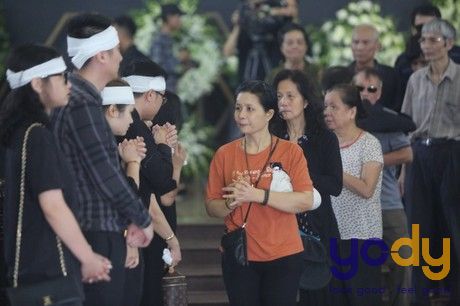 Lựa chọn trang phục đi đám tang