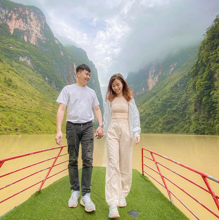 trang phục đi hà giang