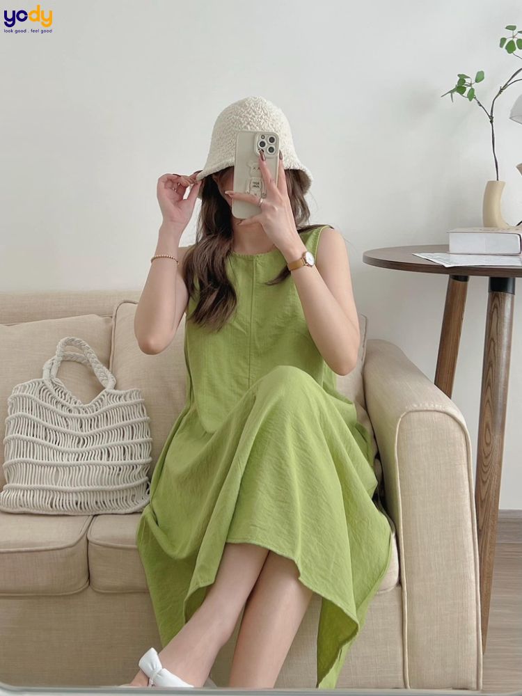 Váy sát nách đi biển