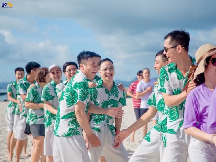 Quần áo đi biển tập thể