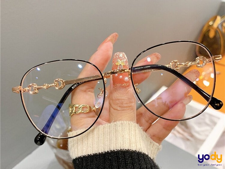 gọng kính cận nữ mặt tròn