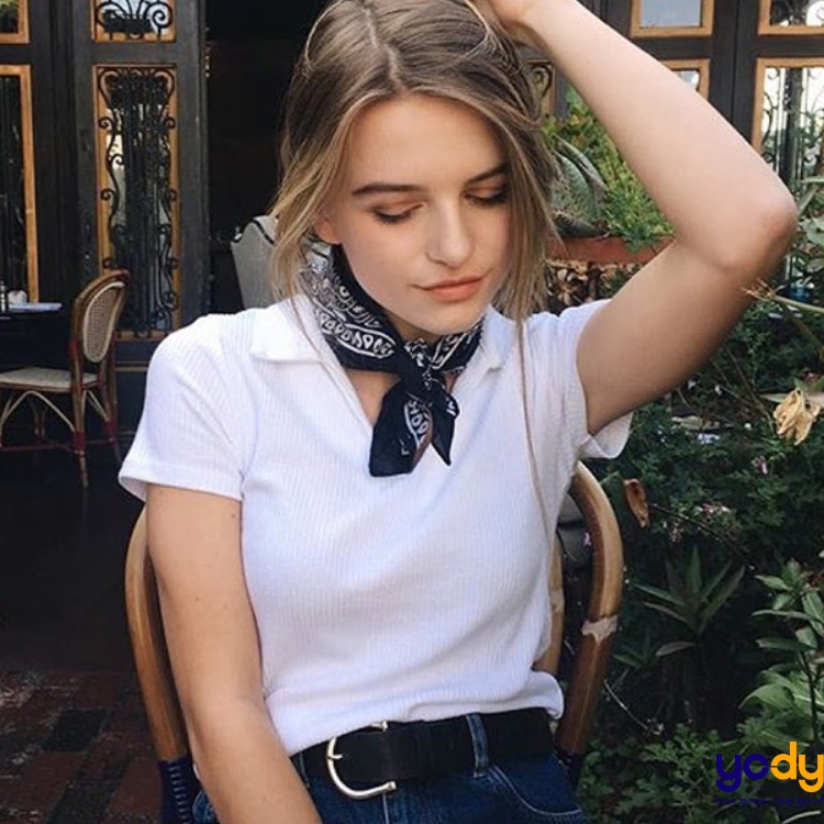 phối đồ với khăn bandana nữ