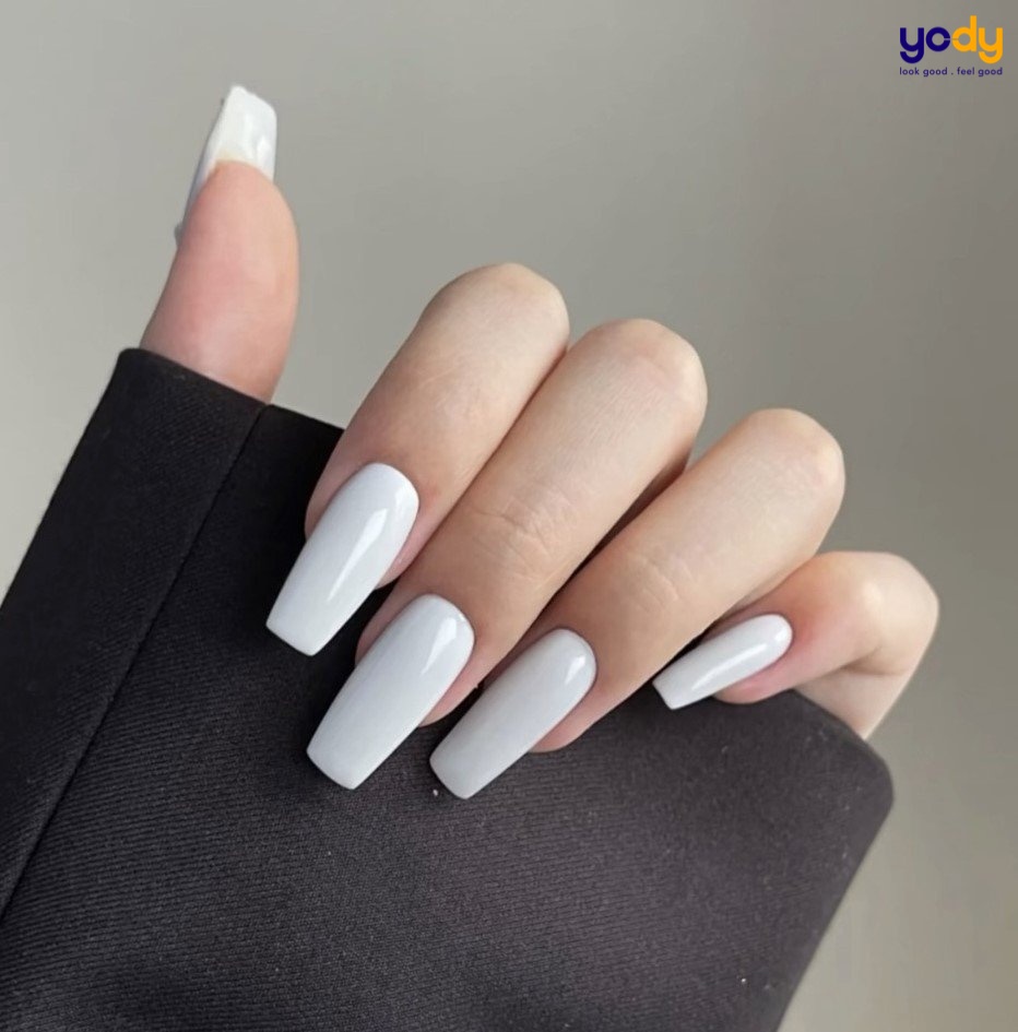 Mệnh Kim sơn móng tay màu gì?