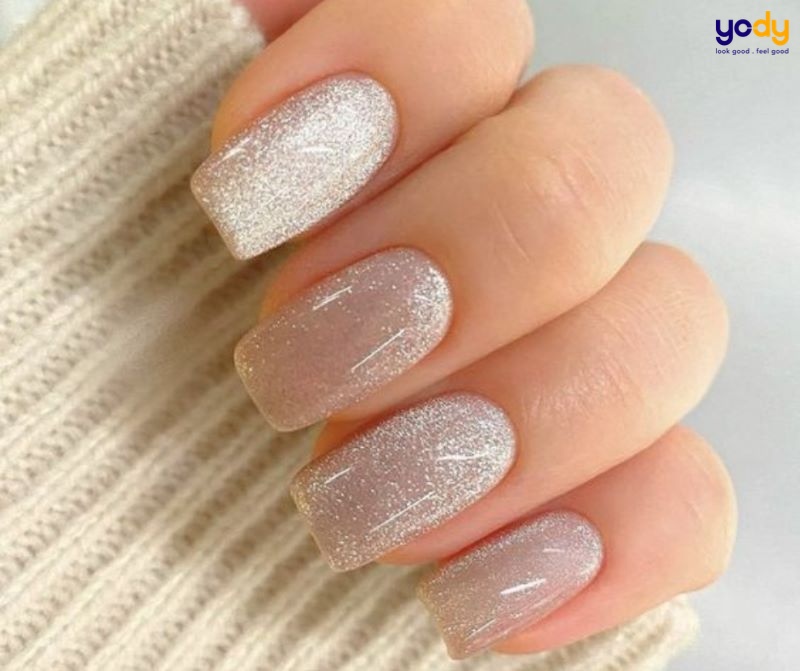 Mệnh Kim sơn móng tay màu gì?