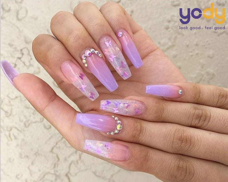 Mệnh Thổ sơn móng tay màu gì vừa đẹp lại may mắn?