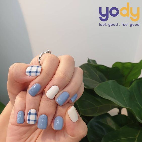 Mệnh Thổ sơn móng tay màu gì vừa đẹp lại may mắn?