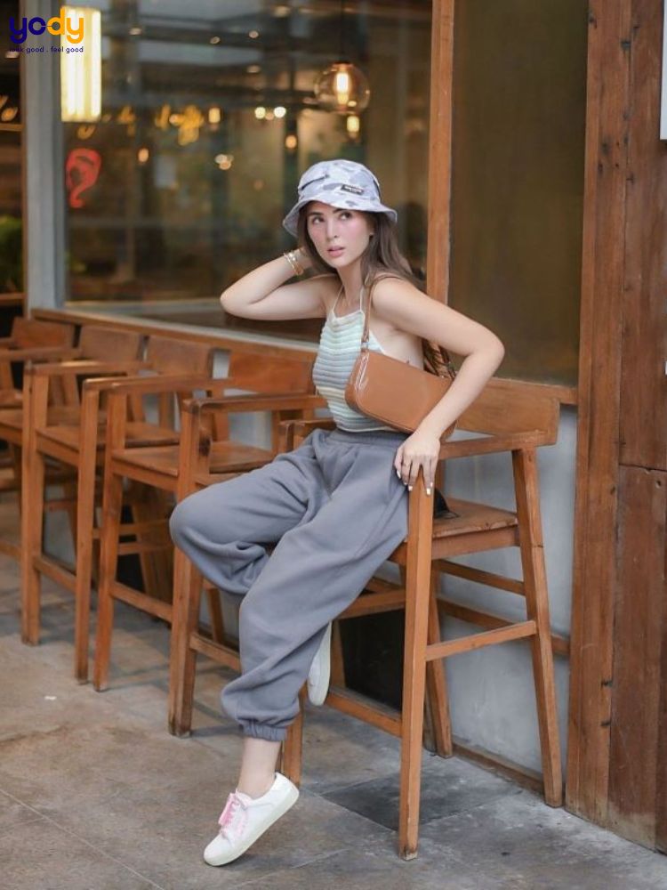 Mũ tai bèo mix áo ba lỗ và quần sweater pants