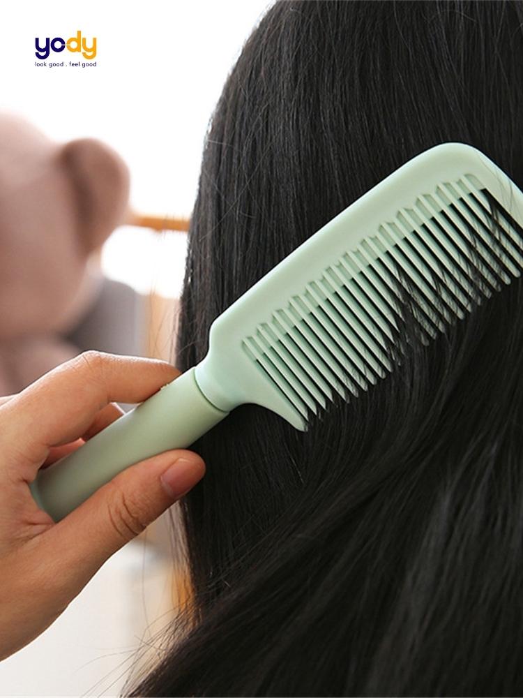 nhuộm tóc bị rát đầu