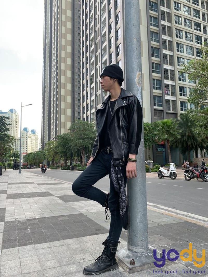 áo khoác da phối quần jean