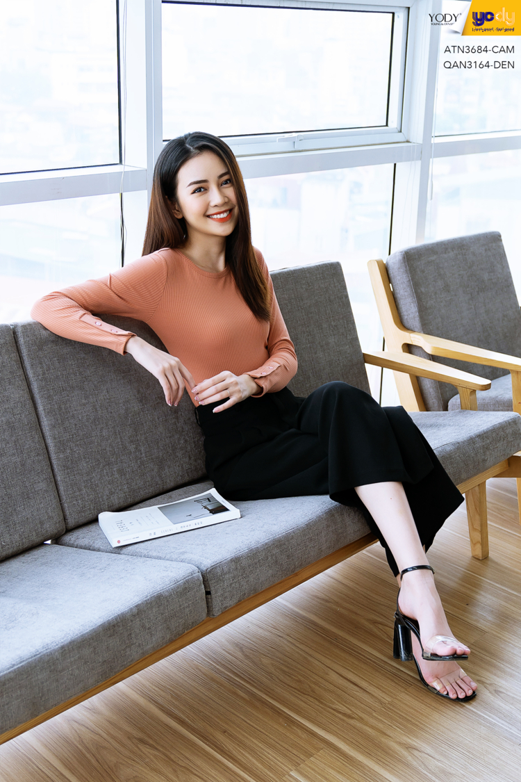phối đồ với áo thun tay dài nữ