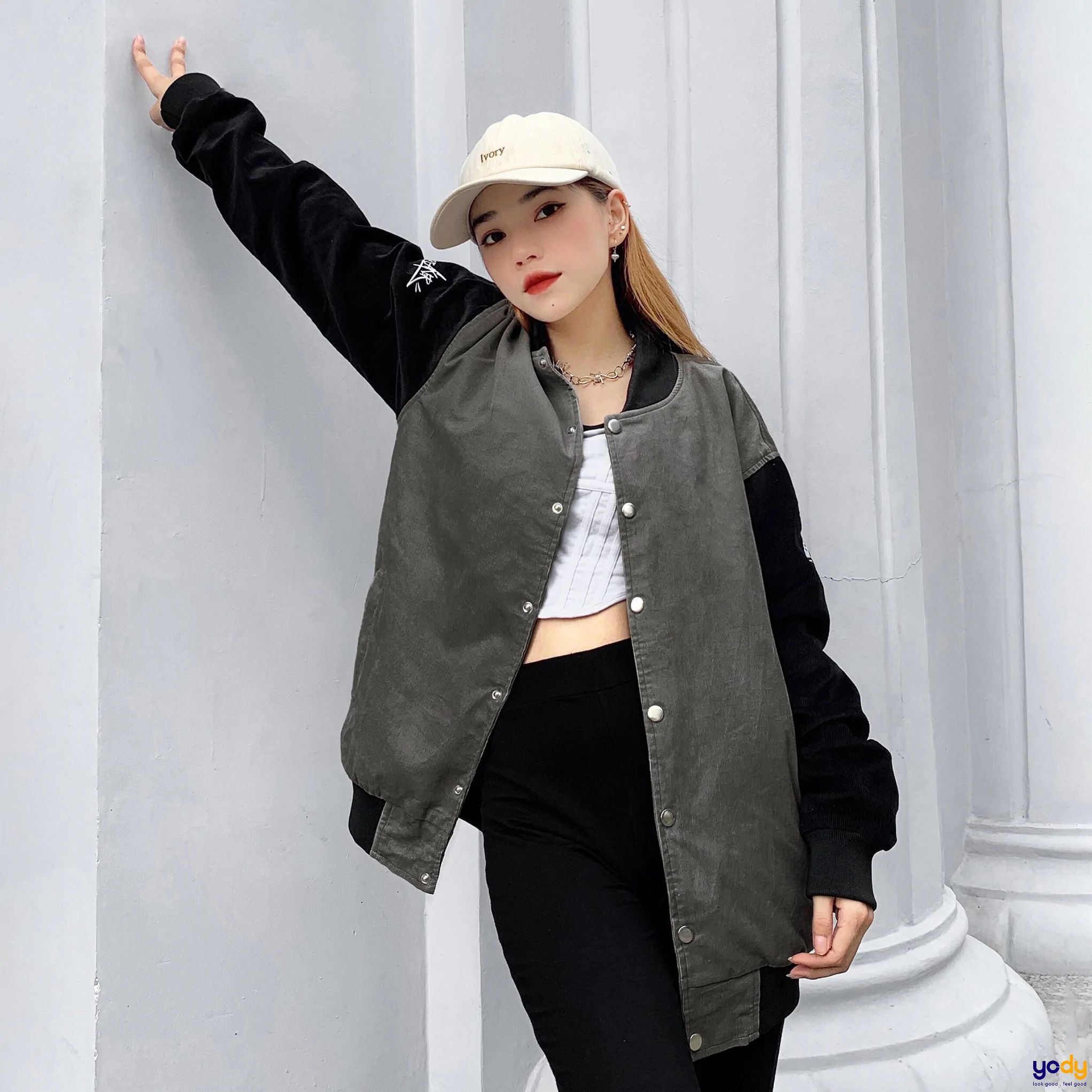 phối đồ với varsity jacket