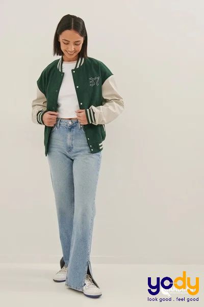 phối đồ với varsity jacket