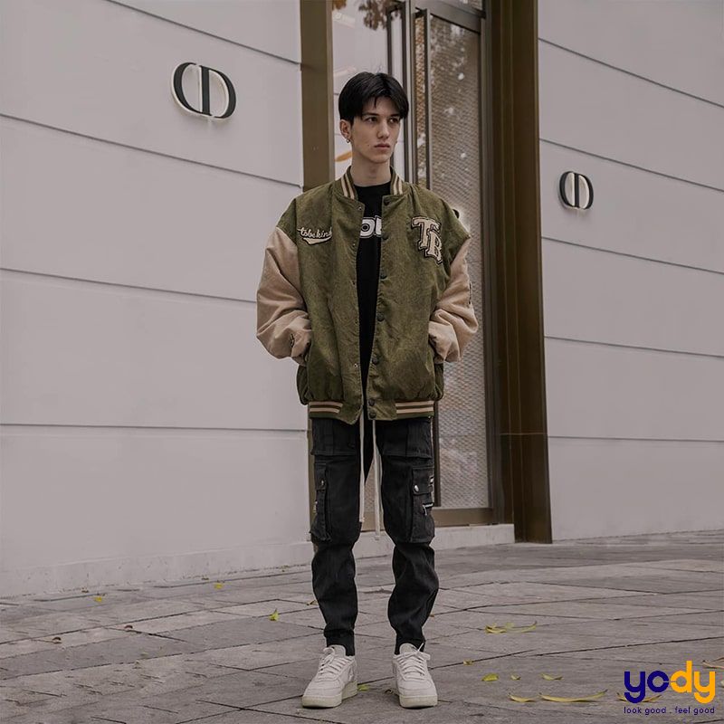 phối đồ với varsity jacket