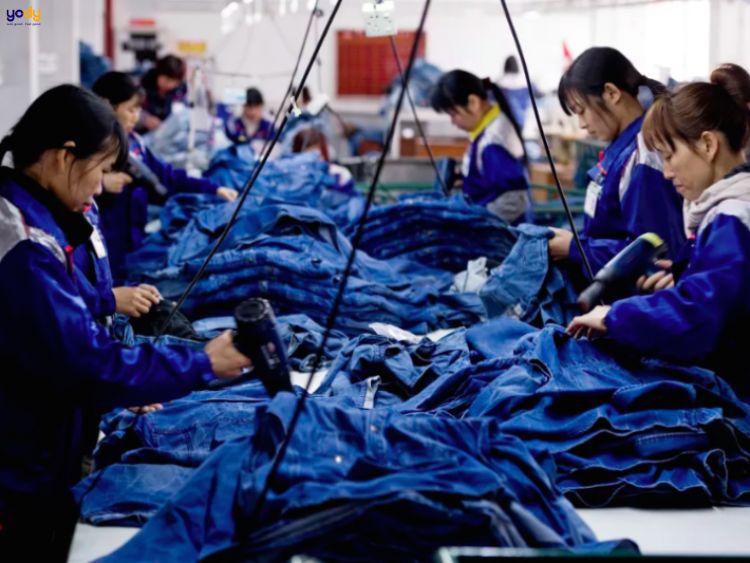 Bóc lột sức lao động của nhân công