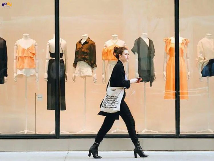 Đối tượng thời trang nhanh là các khách hàng trẻ tuổi
