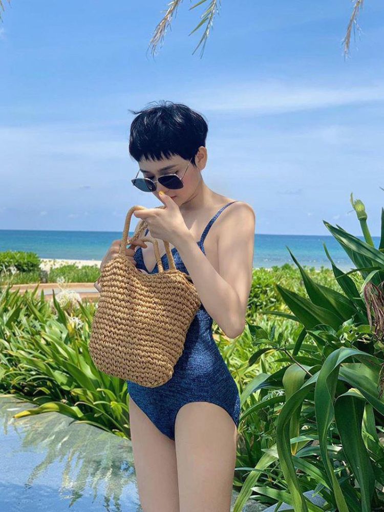 Túi cói đi biển là gì?