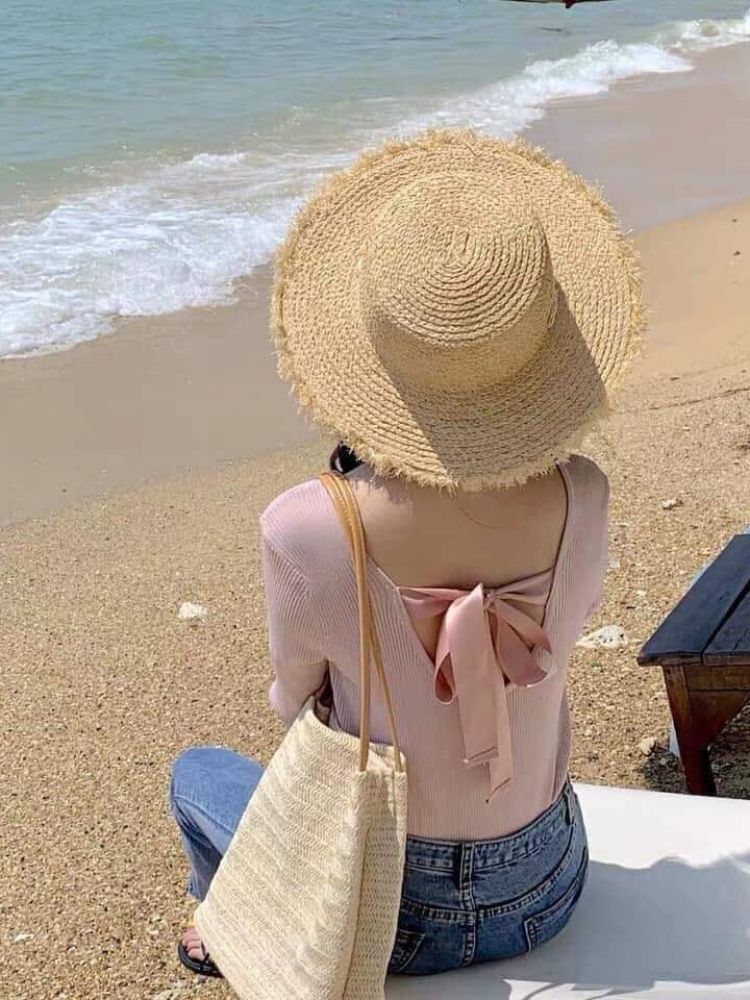 Túi cóii là một vật dụng không thể thiếu khi đi biển