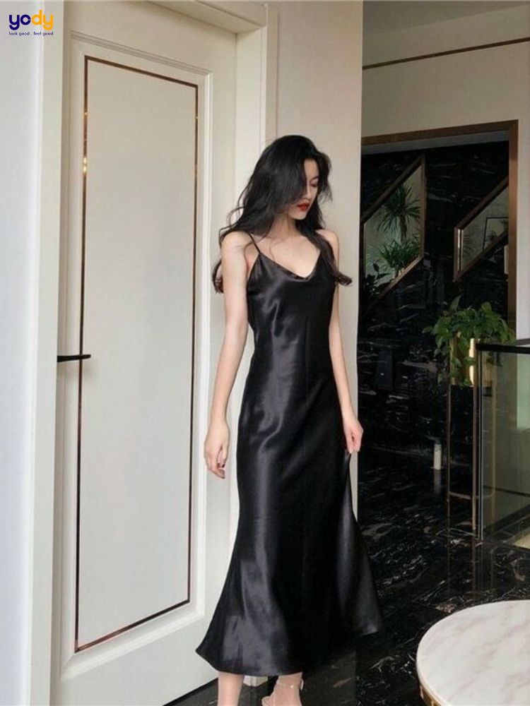 Đầm dự tiệc bằng váy hai dây