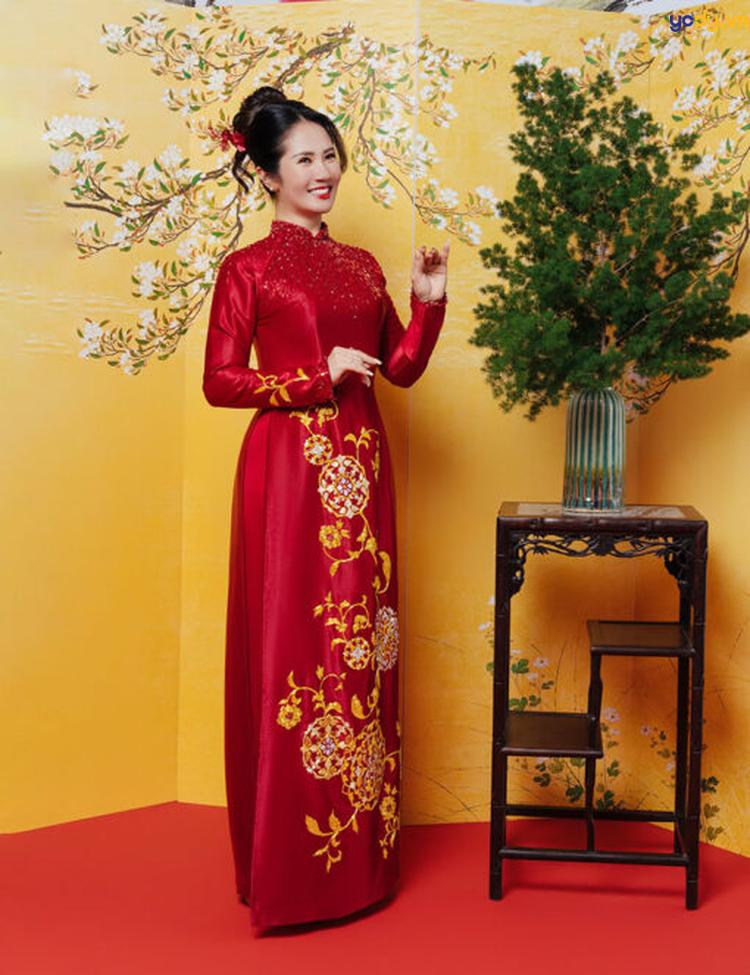 mẫu áo dài bà sui sang trọng