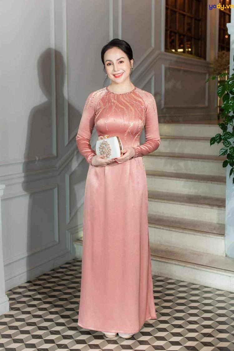 mẫu áo dài bà sui sang trọng