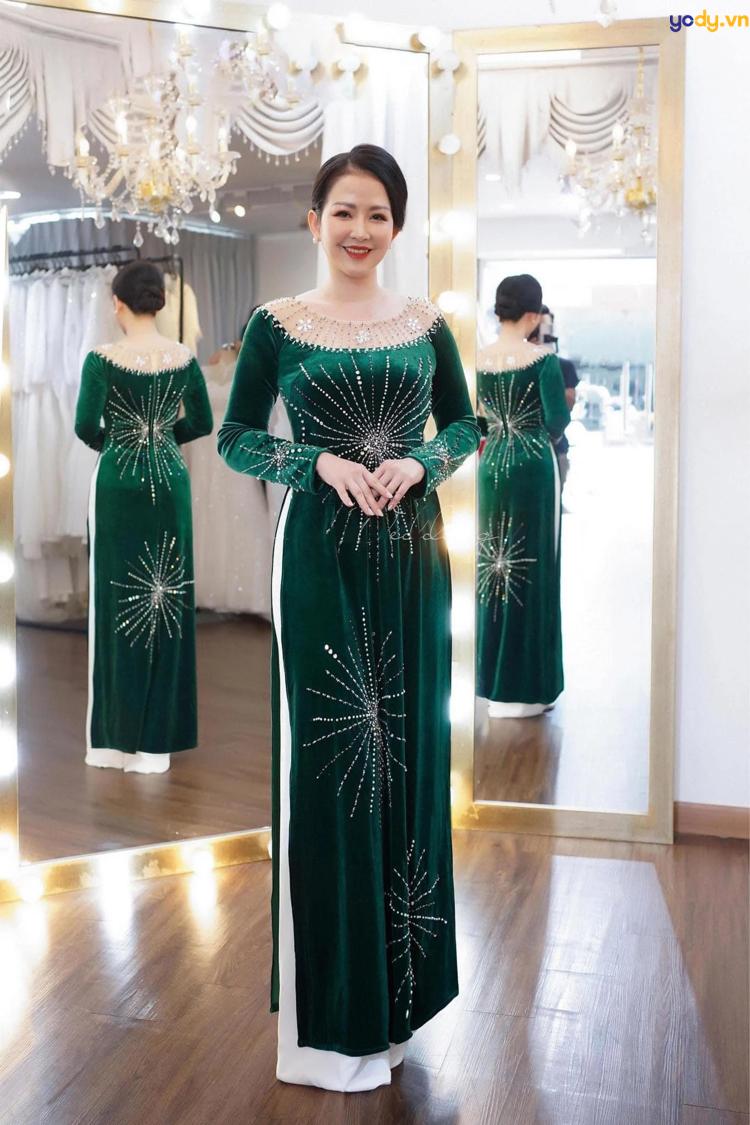 mẫu áo dài bà sui sang trọng