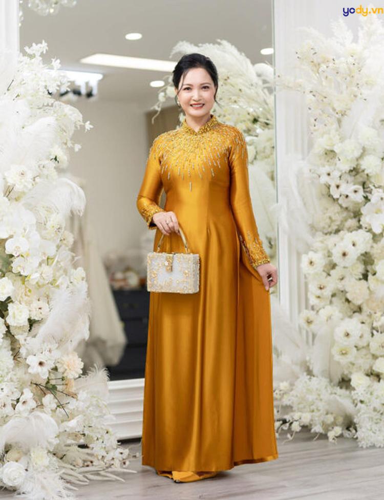 mẫu áo dài bà sui sang trọng