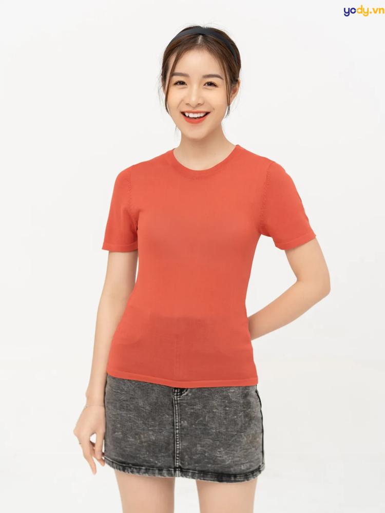 áo phông màu hồng