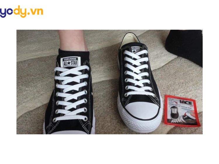cách giấu dây giày