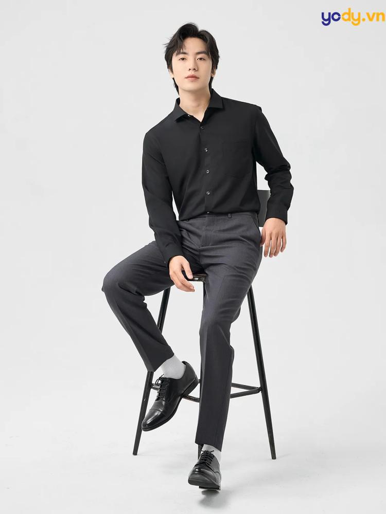 Cách gấp quần tây 