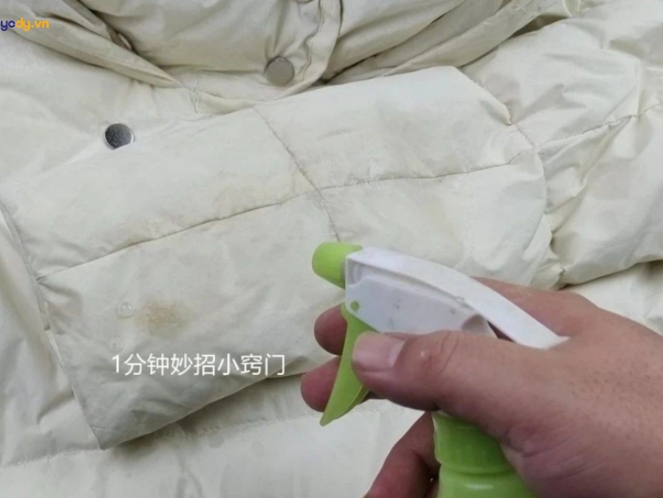 cách làm sạch áo phao bị bẩn
