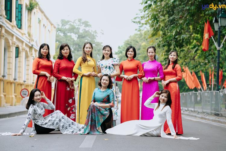 cách tạo dáng chụp ảnh áo dài tết