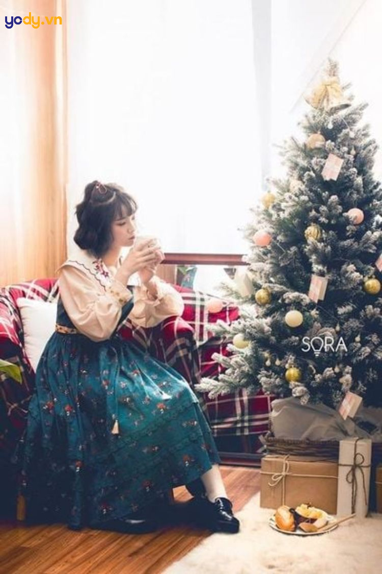 chụp ảnh với cây thông noel
