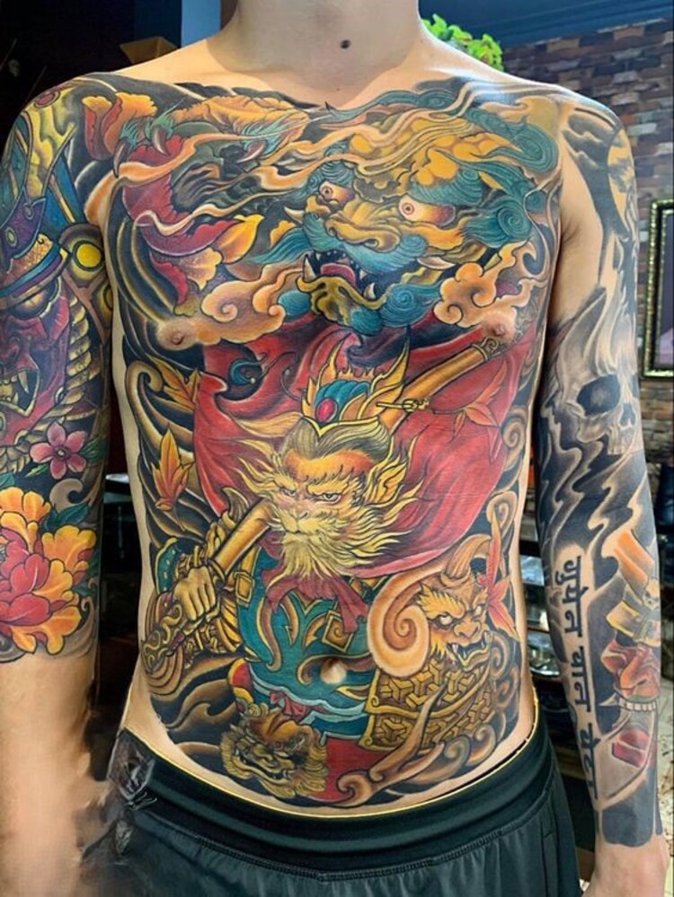 hình xăm tôn ngộ không