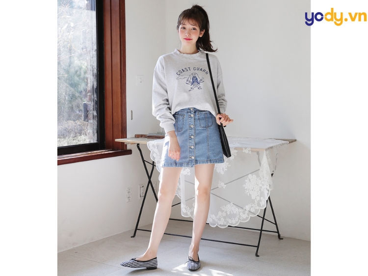 phối chân váy jean đi dám cưới