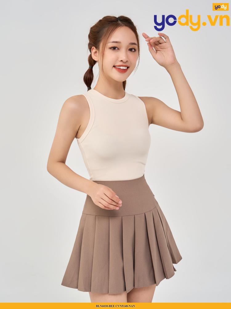 phối đồ với áo croptop ôm