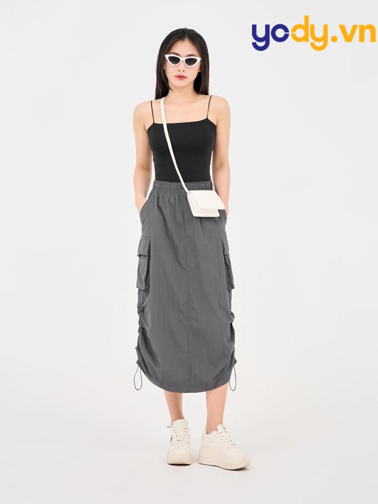 phối đồ với áo croptop ôm