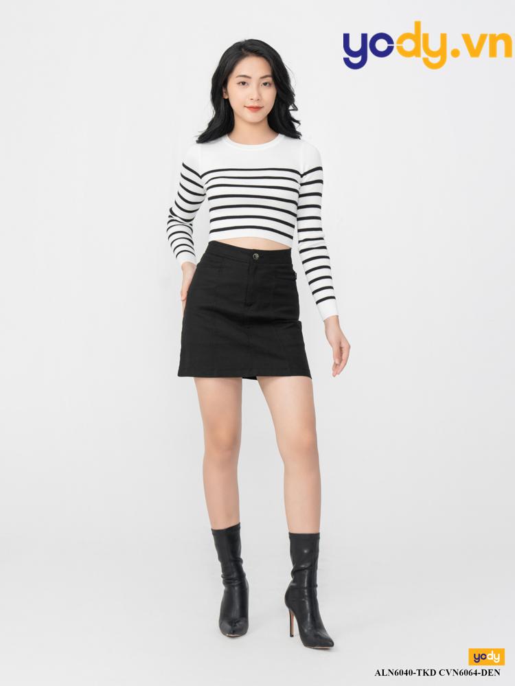 phối đồ với áo croptop ôm