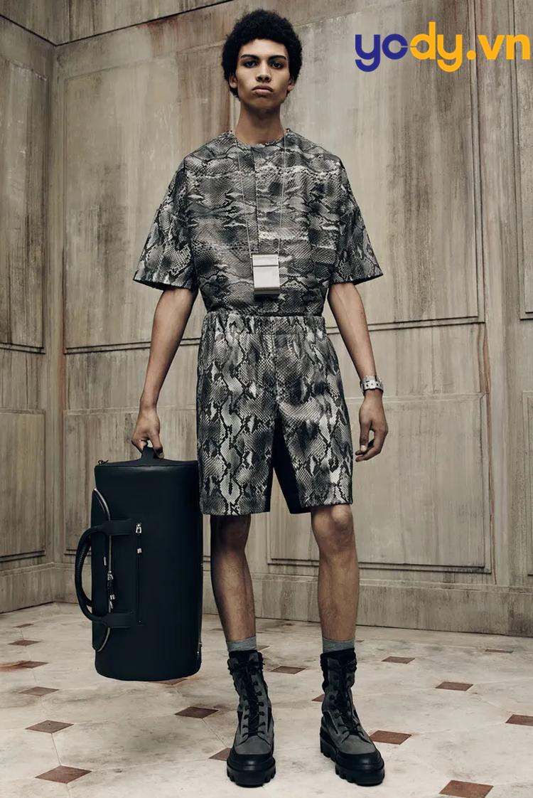 phối đồ với balenciaga