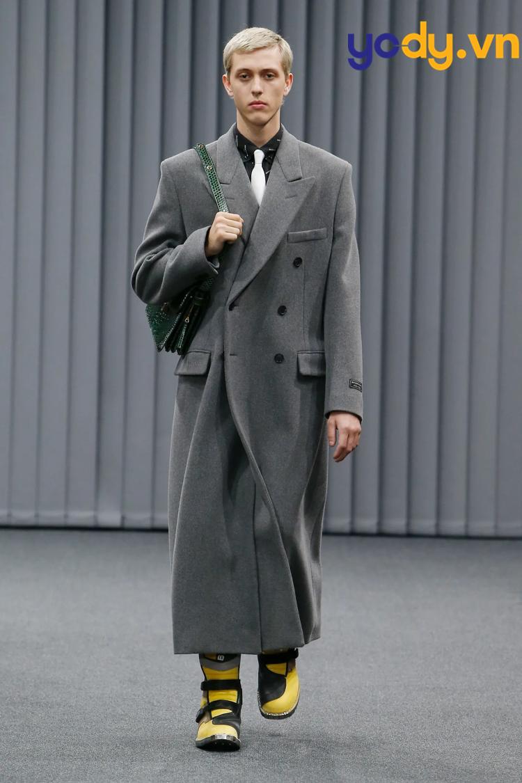 phối đồ với balenciaga