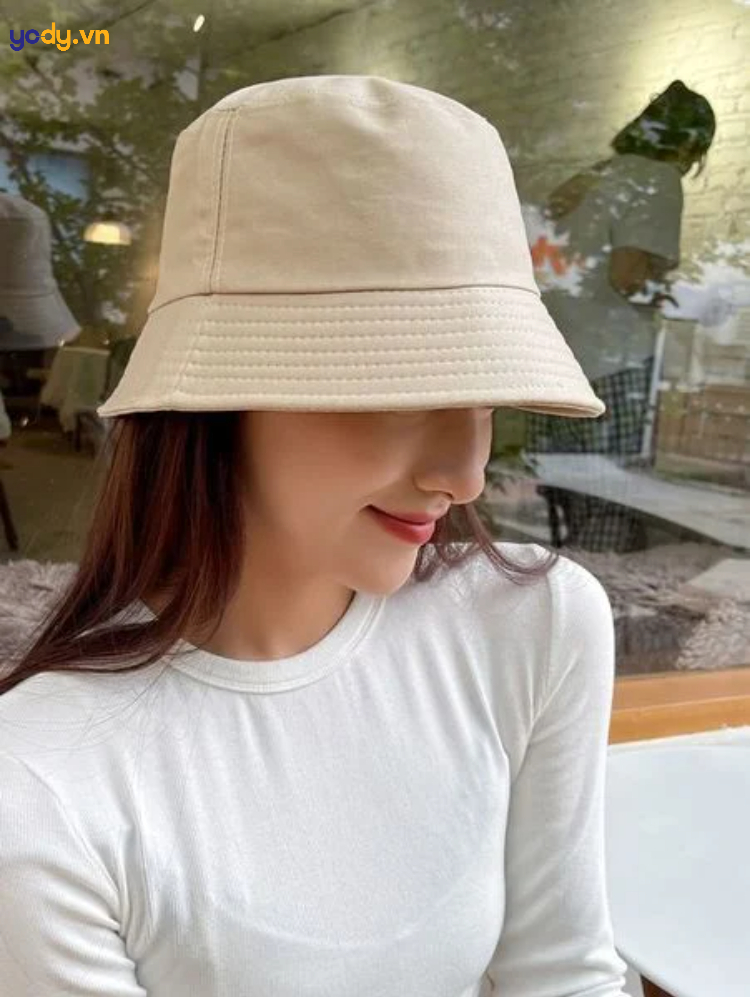 phối đồ với mũ bucket nữ