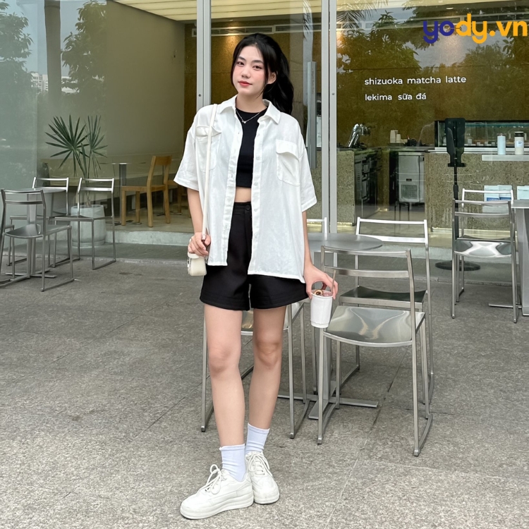 phối đồ với áo sơ mi trắng nữ