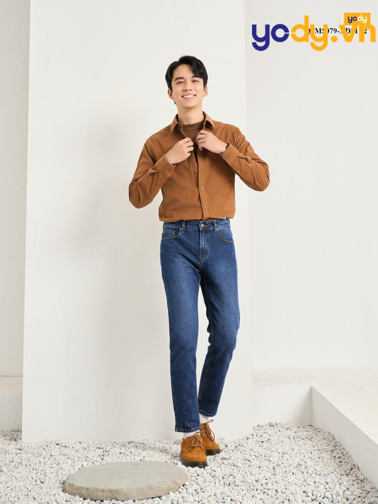 Quần xanh dương mặc với áo màu gì