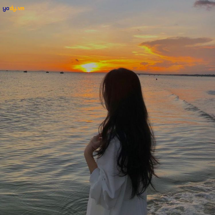 tạo dáng chụp ảnh hoàng hôn